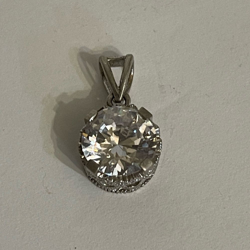 Vintage Sterling 925 4.91 Ct CZ 3/4'' Crown Pendant